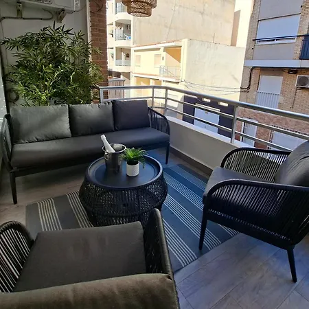 Spacious 3Br Apartment With Terrace 300M Beach *