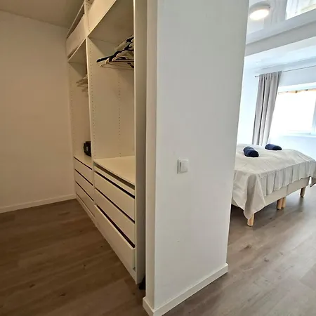 Spacious 3Br Apartment With Terrace 300M Beach *