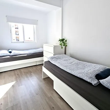 Spacious 3Br Apartment With Terrace 300M Beach *