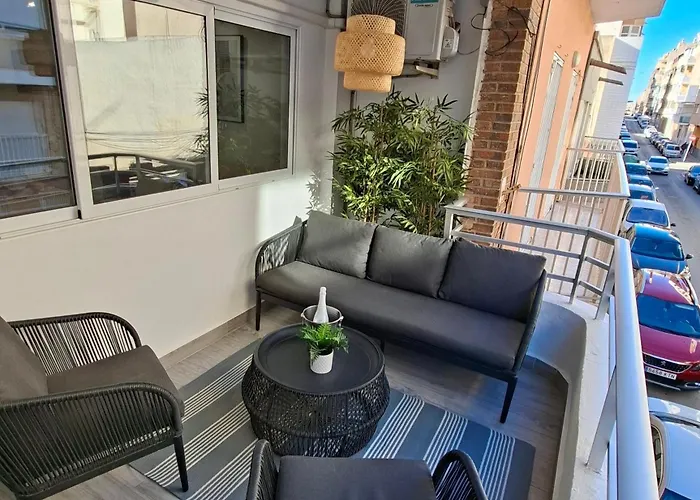 Spacious 3Br Apartment With Terrace 300M Beach Apartamento