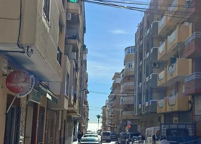 Spacious 3Br Apartment With Terrace 300M Beach Apartamento