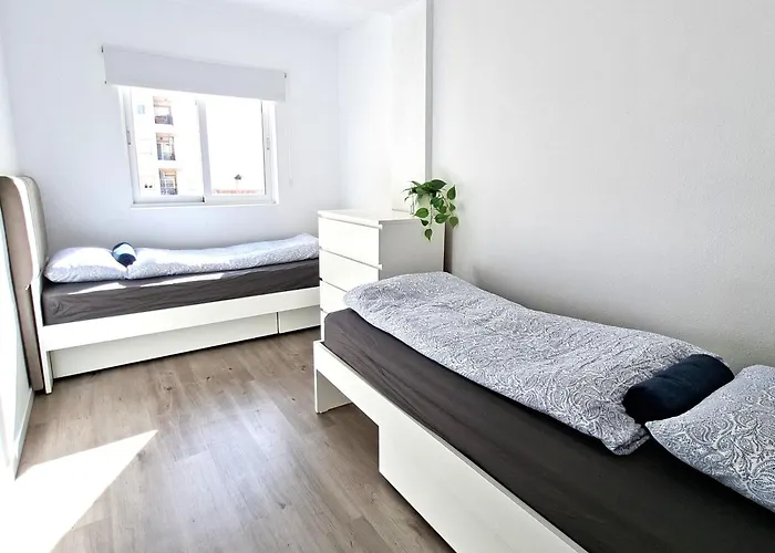 Spacious 3Br Apartment With Terrace 300M Beach *