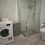 Апартаменты Spacious 3br With Terrace 300m