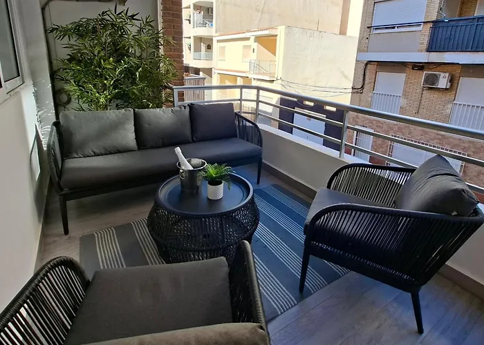 Spacious 3Br Apartment With Terrace 300M Beach *