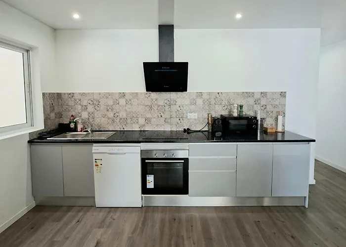 Spacious 3Br Apartment With Terrace 300M Beach Appartement