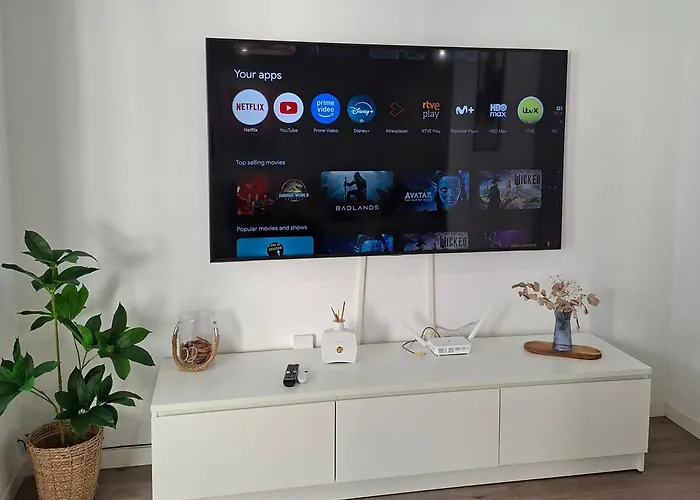 Spacious 3Br Apartment With Terrace 300M Beach