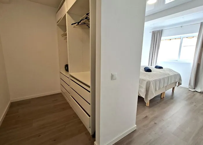 Spacious 3Br Apartment With Terrace 300M Beach *